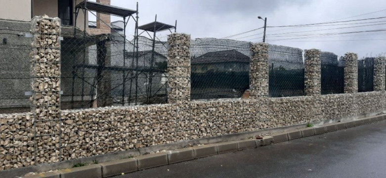 Montaj garduri, gabioane, plasă bordurată și dublu fir, porți